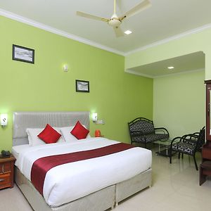 Fabhotel Mnr Grand
